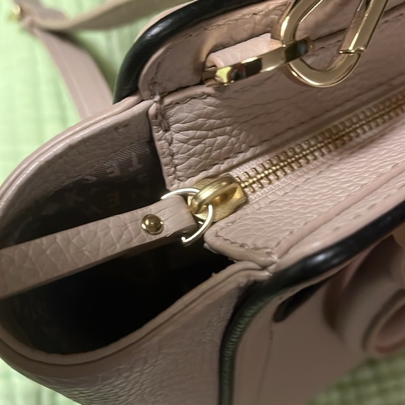 Kate Spade Allyn Convertible Pebbled Leather Zip Top Bag. - Picture 9 of 10